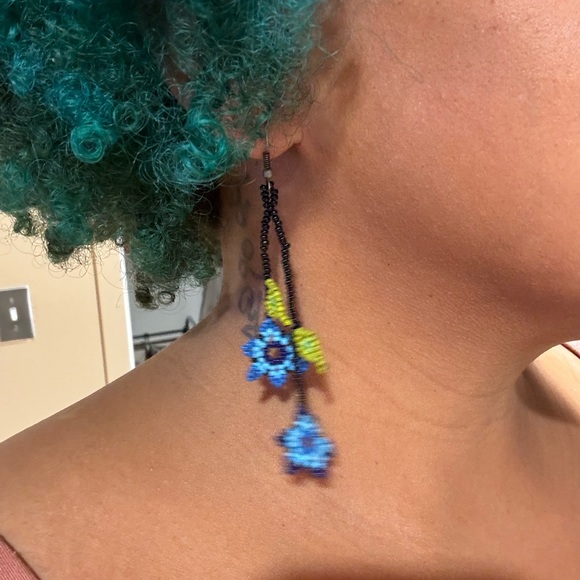 Beaded Flower Earrings - Picture 4 of 6